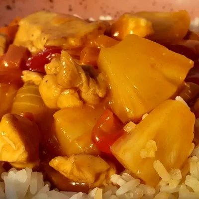 Piletina u slatko-kiselom sosu sa ananasom | Serviranje | Postupak 6 | Slika 2/3