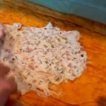 Slani rolat sa bundevom | Filovanje rolata | Postupak 6 | Slika 2/8