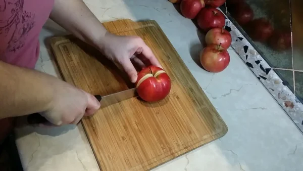 Zimske jabuke na pijaci