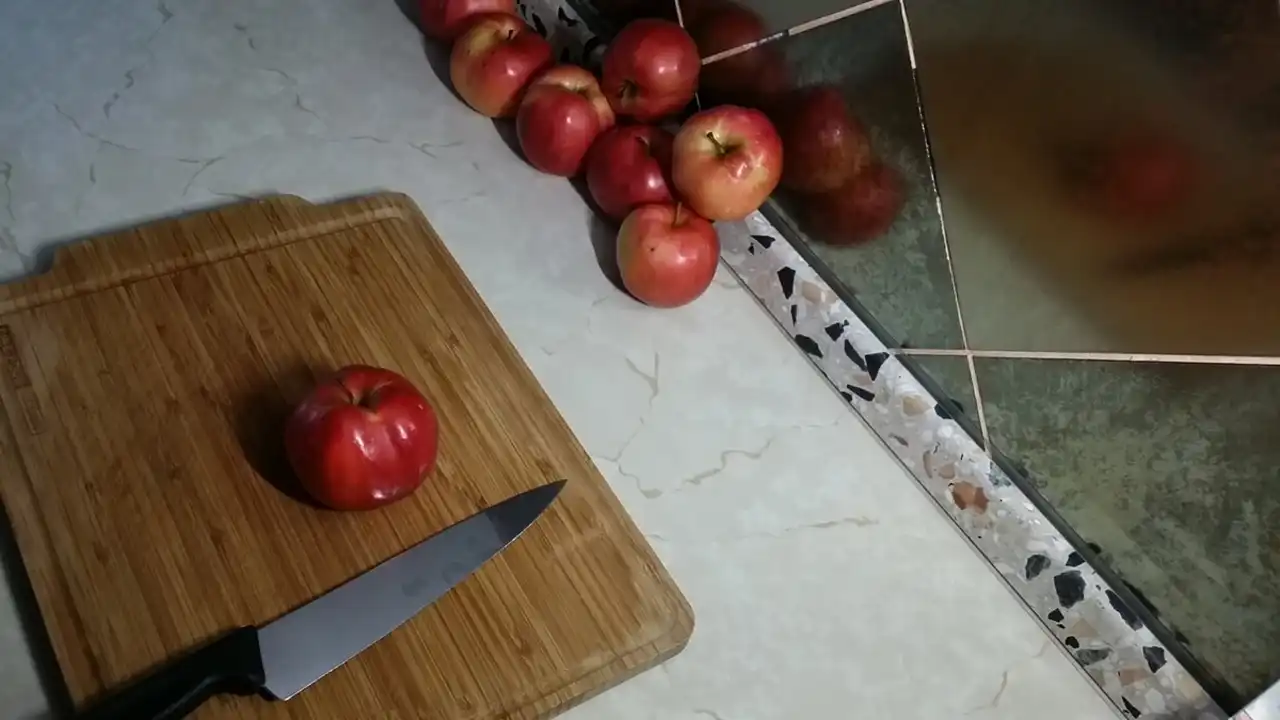 12 razloga zašto jabuke čuvaju zdravlje celu godinu 4 - 7/10 12 razloga zašto jabuke čuvaju zdravlje celu godinu 4 | Istaknuta slika 7/10 |