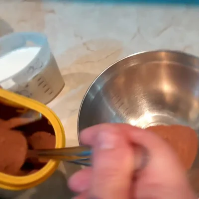 Torta slatki greh | Priprema čokoladnog mleka | Postupak 1 | Slika 1/2