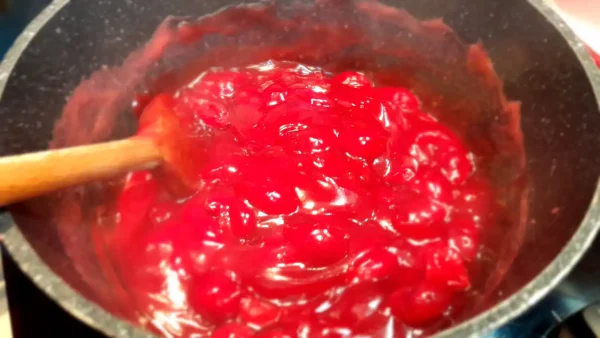 Torta slatki greh 23 | Istaknuta slika 3/4 | Eksplozija, višanja, pod, finim, slojem, čokoladnog, krema