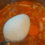 Boranija zapečena u rerni | Dodavanje ostalog povrća i začina | Postupak 5 | Slika 7/7