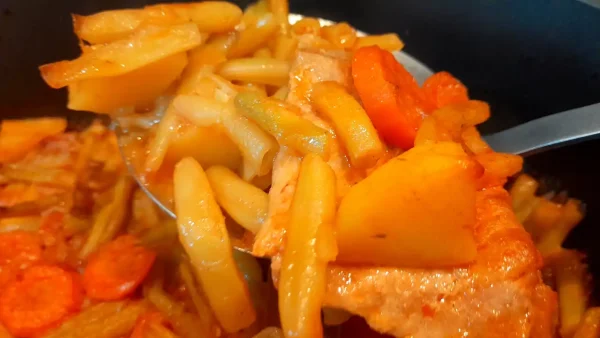 Boranija zapečena u rerni 38 | Istaknuta slika 1/4 | Domaća, harmonija, ukusa, nosi, priču, davnih, uspomena, Banata