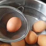 Farbana jaja | Kuvanje jaja | Postupak 1 | Slika 2/4