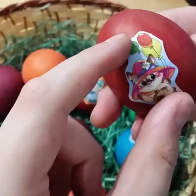 Farbana jaja | Dekorisanje i premazivanje jaja uljem | Postupak 4 | Slika 2/3