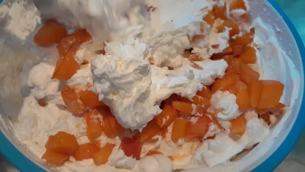 Ledena Kraljica leta – sladoled torta od kajsija | 3/4 Ledena Kraljica leta - sladoled torta od kajsija 21 | Istaknuta slika 3/4 | Sunčani, zalogaji, u, ledeni, užitak, pretočeni