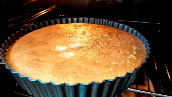 Far Breton mekan kolač sa kruškama nalik pudingu 33 | Istaknuta slika 2/4 | Miris, francuske, poslastice, u, domaćoj, kuhinji