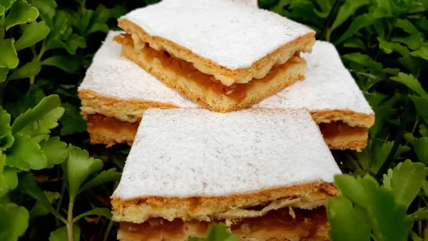 Lenja pita sa jabukama 2 | Istaknuta slika 1/4 | Ko, bi, rekao, da, se, iza, tako, skromnog, imena, krije, prava, raskoš, ukusa