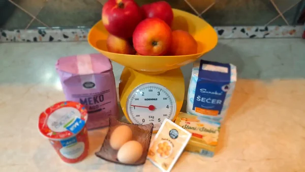 Lenja pita sa jabukama 47 | Istaknuta slika 2/4 | Ko, bi, rekao, da, se, iza, tako, skromnog, imena, krije, prava, raskoš, ukusa