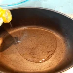 Pileći bataci u medu i mladim krompirom iz rerne | Mariniranje mesa | Postupak 4 | Slika 1/4