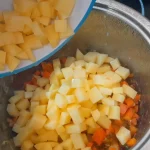 Svečana bela čorba | Dinstanje povrća | Postupak 3 | Slika 8/10
